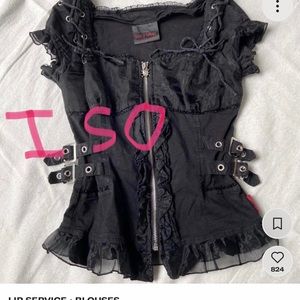 DO NOT BUY THIS IS ISO i’m looking for this queen of darkness top